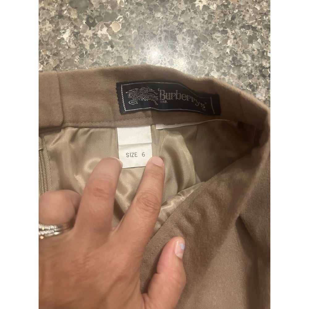 Burberry's Beige Tan Solid Lined Pleated Knee Length Skirt Size 6 Pure Wool - Picture 7 of 13